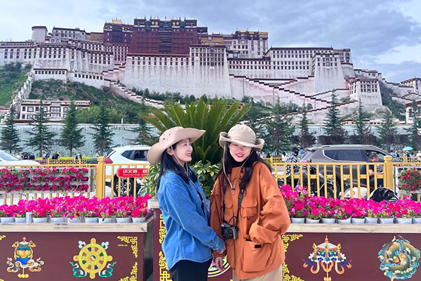 4月和朋友在西藏旅游的花费是多少